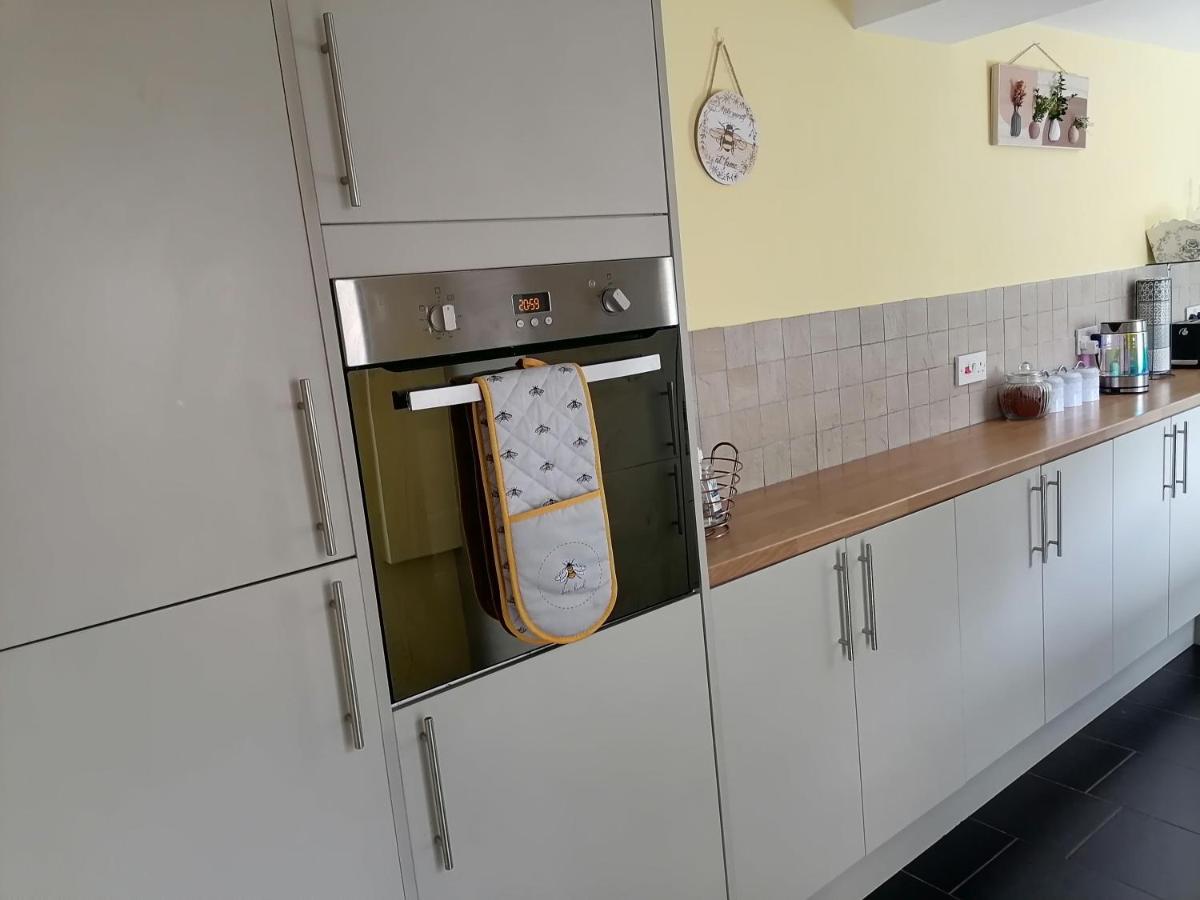 Tynant House- Modern 3 Bed House- City Centre And Free Parking Кардиф Екстериор снимка