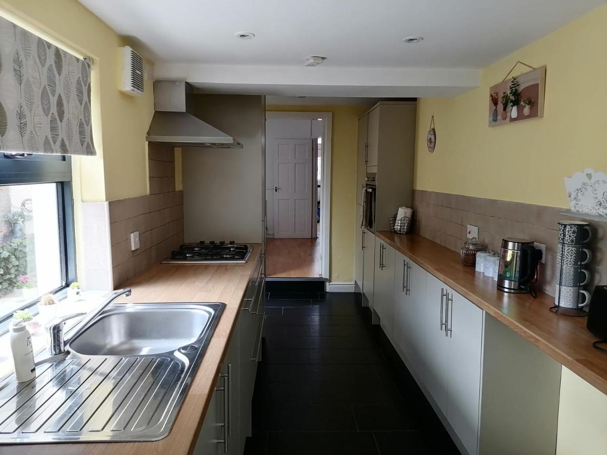 Tynant House- Modern 3 Bed House- City Centre And Free Parking Кардиф Екстериор снимка